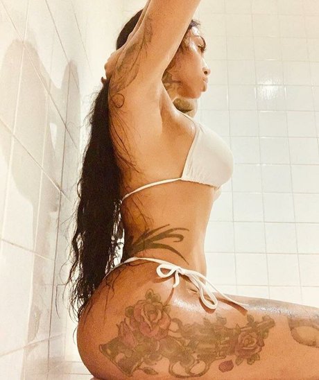 flyyytattedsky nudes pornstar img