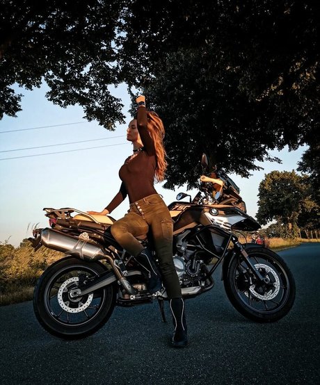 Hyrula nice actress img