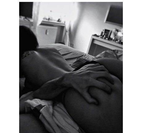 thetypicalbadgirl naked star gallery