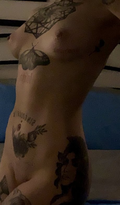 Doga Tumer adult model photo