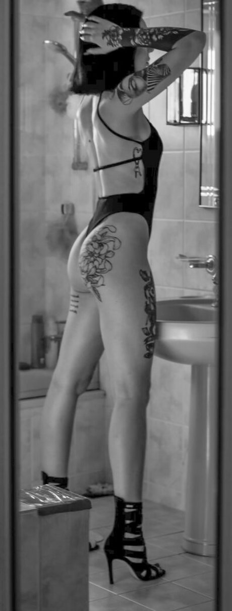 Doga Tumer xxx model image