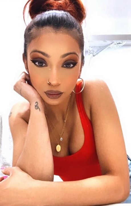 Rubi Satha star erotic img