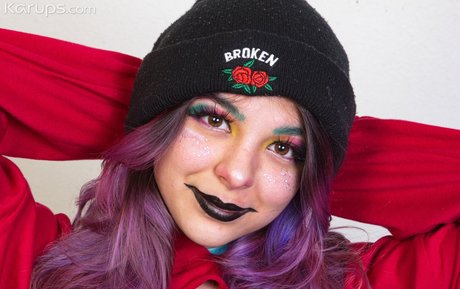 Snuggle Bug sexy actress photo