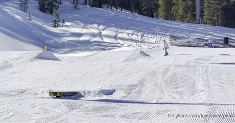 luvusweetpeaa porn actress picture