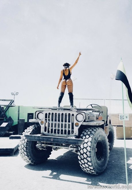 lareinasworld pornstar sexy pics