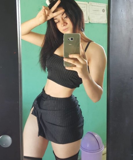 Ivon Gallardo model top images