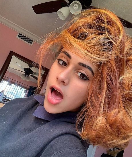 Littlebunnygirl pornstar nude img