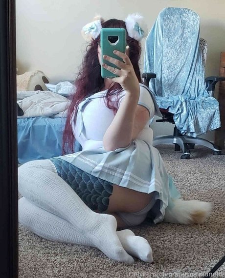 Mermaid Lunette model erotic pic