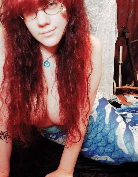 Mermaid Lunette xxx actress picture