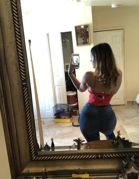 Latina California Girl model nudes image