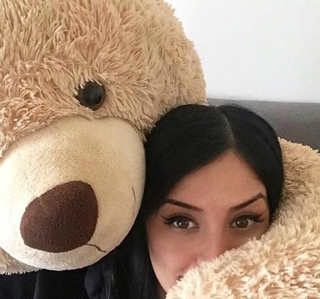 Laura Stylez hot pornstar pic