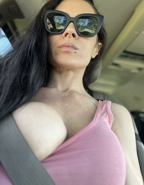 RiahJade sexy actress photos