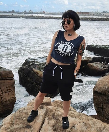 Florencia Gonzalez naked model image