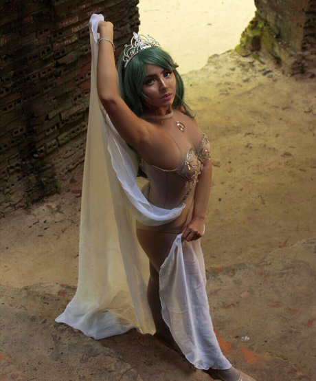 lauratsukii pornstar adult pic