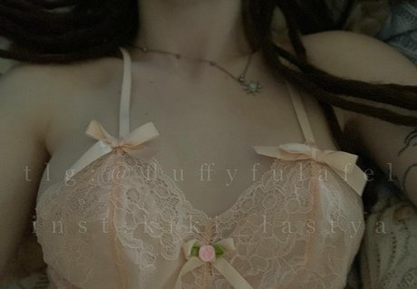 real twin onlyfans hd pic