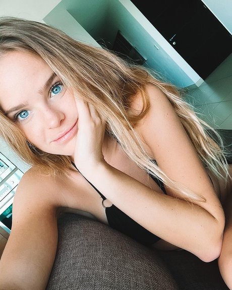 Inna Moll exclusive model pic