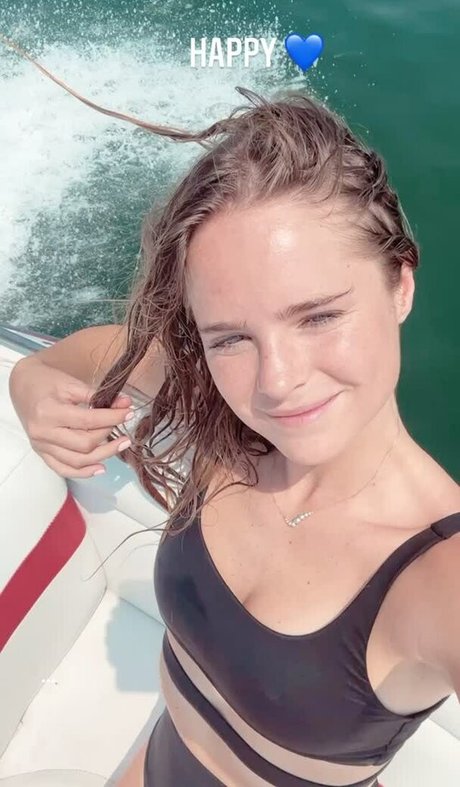 shemale fucks girl onlyfans free images