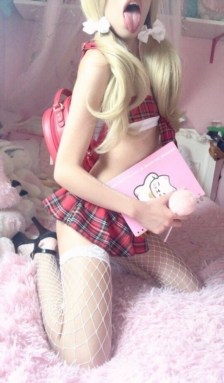 Strawberry kisu high quality model img