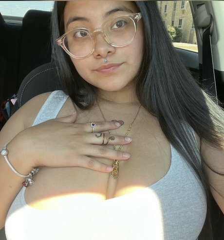 Amputee Freak model pornographic image