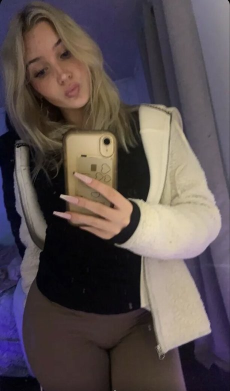 Madismith 377 xxx model image