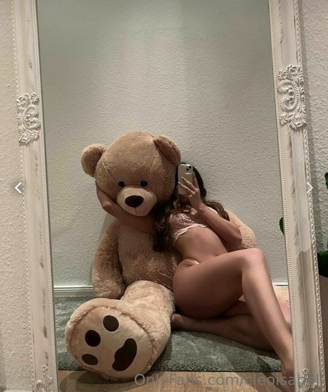 Cleo Isabell model perfect photo