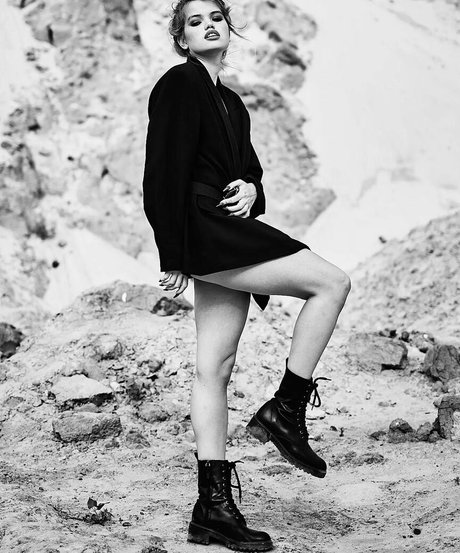 Daria Tyazkhun naked pornstar img