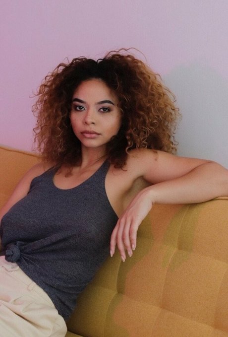 Crystal Westbrooks porn model photos
