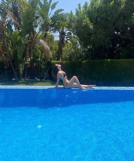 Rebecca Gilliland erotic actress pics