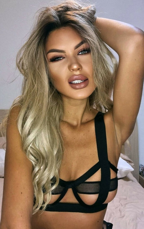 Andreea Diaconud top actress image