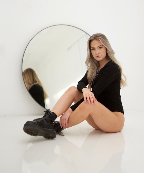 big tits brunette onlyfans sexy nudes pics