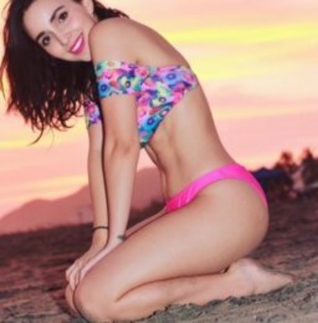 Felitrigo naked pornstar img