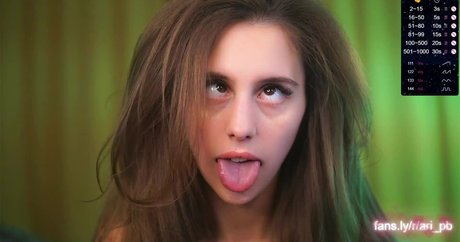 plump bums exclusive star photos