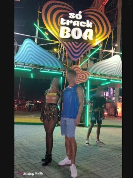 Casal Hallls free model photos