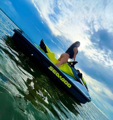 Bruna Movio pretty star pictures