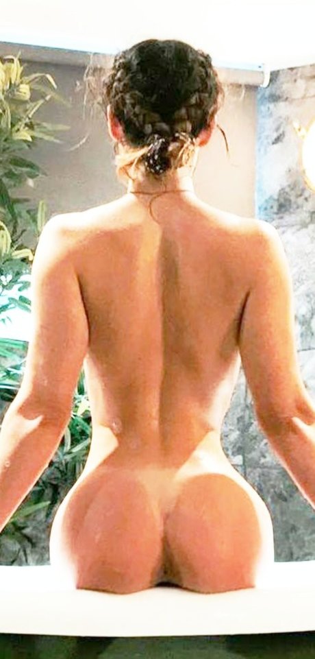 Rosie Axonn nice actress img