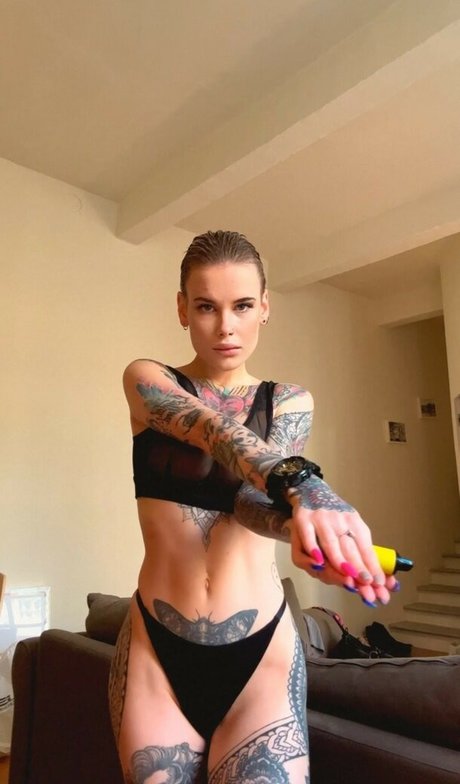 Tory Inve nudes model photos