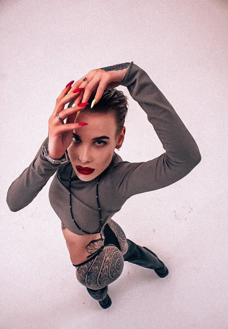 Tory Inve star naked picture