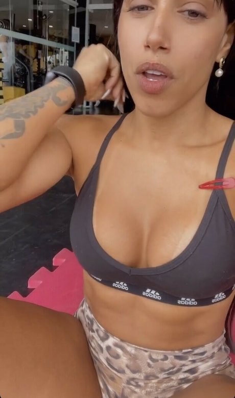 MC Naninha hot pornstar galleries