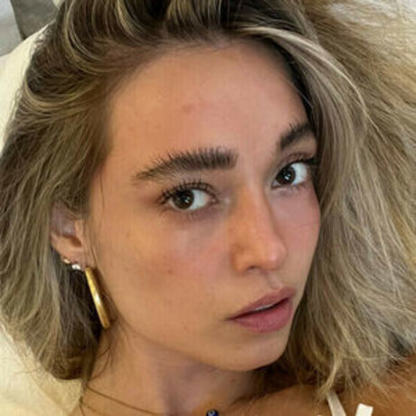 Larissa Schot free model photo