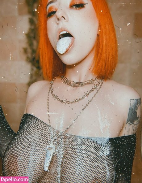 Lauren Van Lom star naked pic