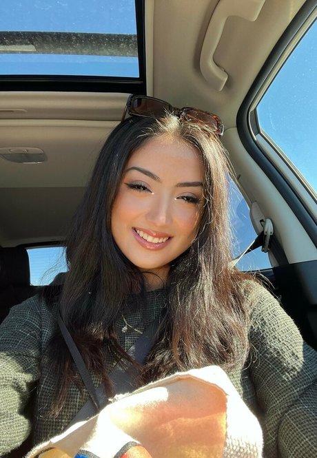 brunette milf onlyfans erotic pictures