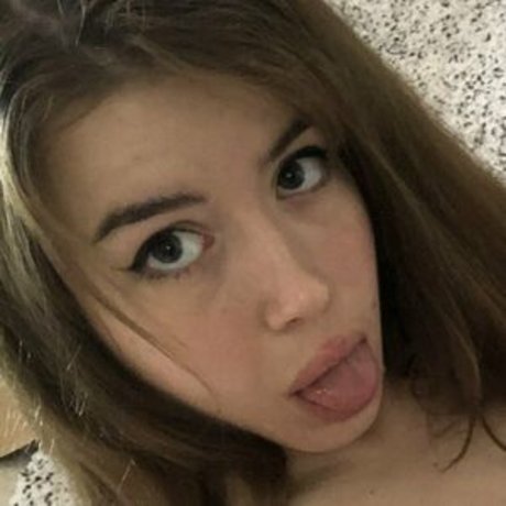 Luna Loovee naked star gallery