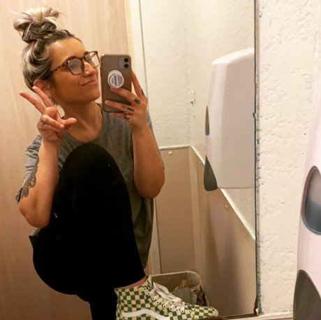 emilyrenee94 top pornstar pic