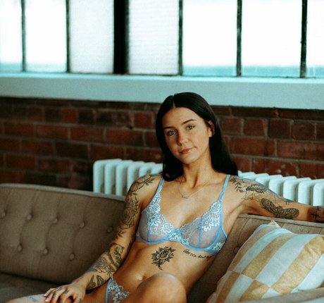 Leahmsharp model erotic galleries