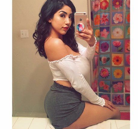 blonde handjob onlyfans sexy nude gallery