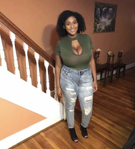 Suly perfect pornstar photo