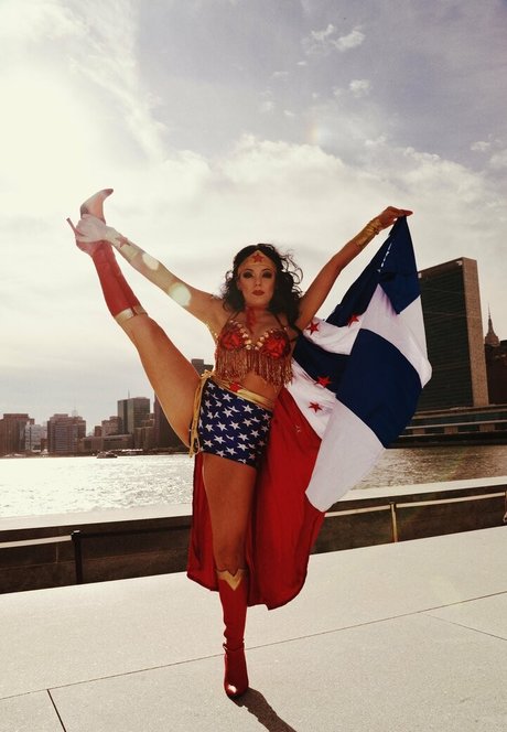 PussNYC nude model img