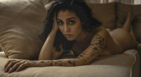 _naissance erotic actress photo