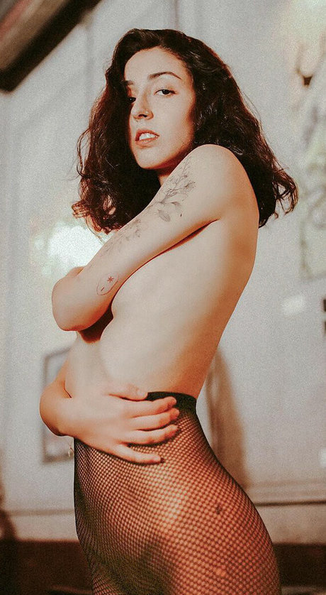 _naissance exclusive actress pictures