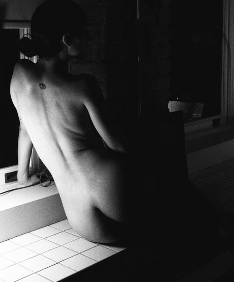 _naissance star xxx gallery